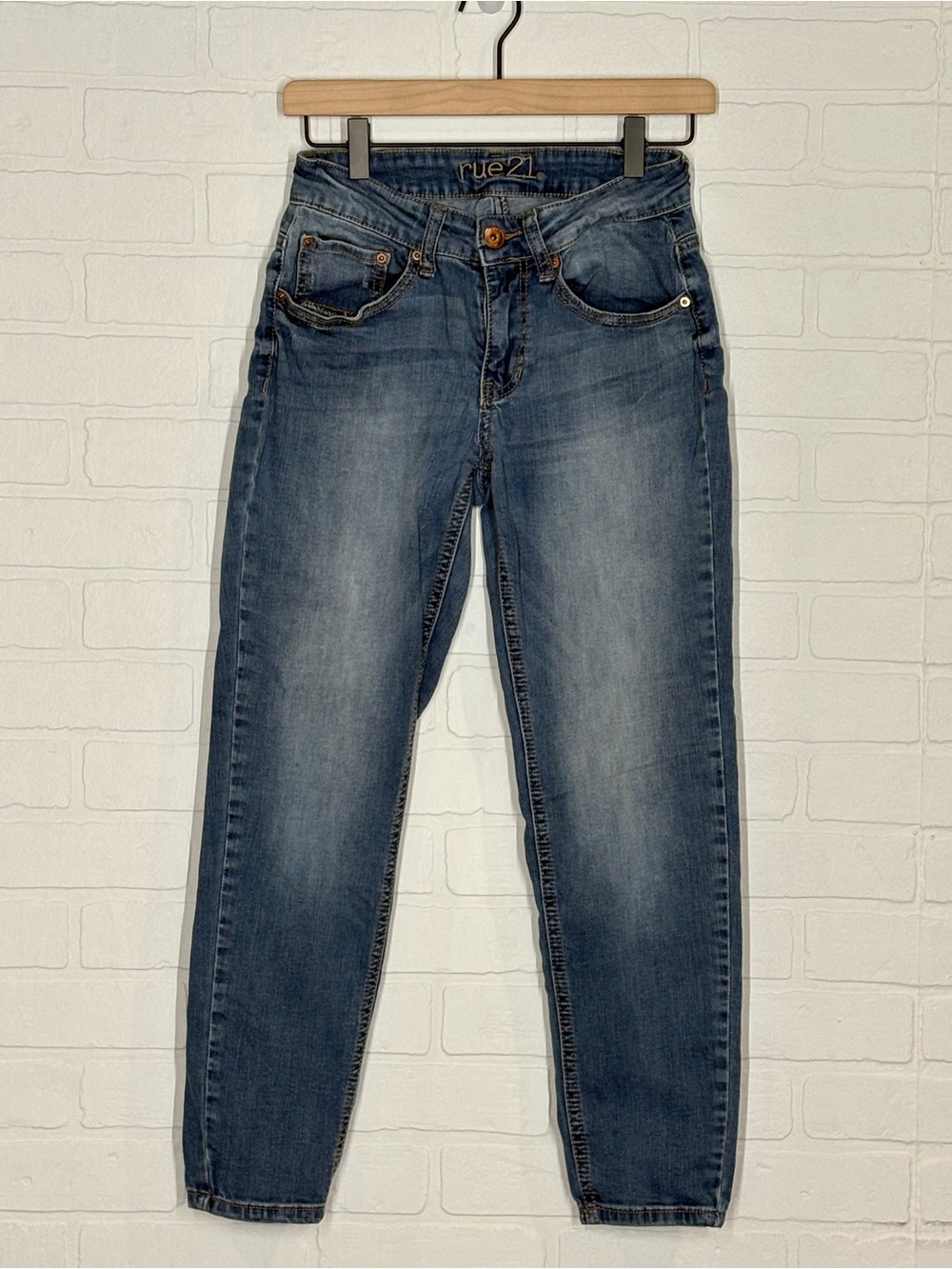 rue21 Women Mid Rise Jeans Medium Wash Blue Denim 6S Short